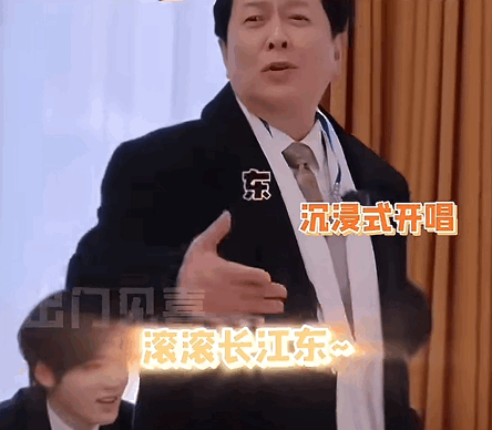 73岁唐国强：以为他是老戏骨，没想到成了“综艺咖”
